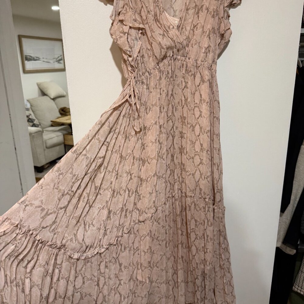 🌸 Anthropologie V-Neck Flutter-Sleeve Tiered Midi Dress – Pink Snakeskin Print - Picture 12 of 15